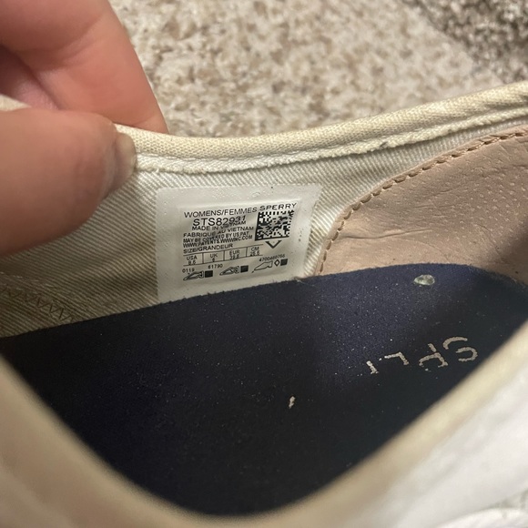 Women’s White Sperry Flats - Picture 3 of 3